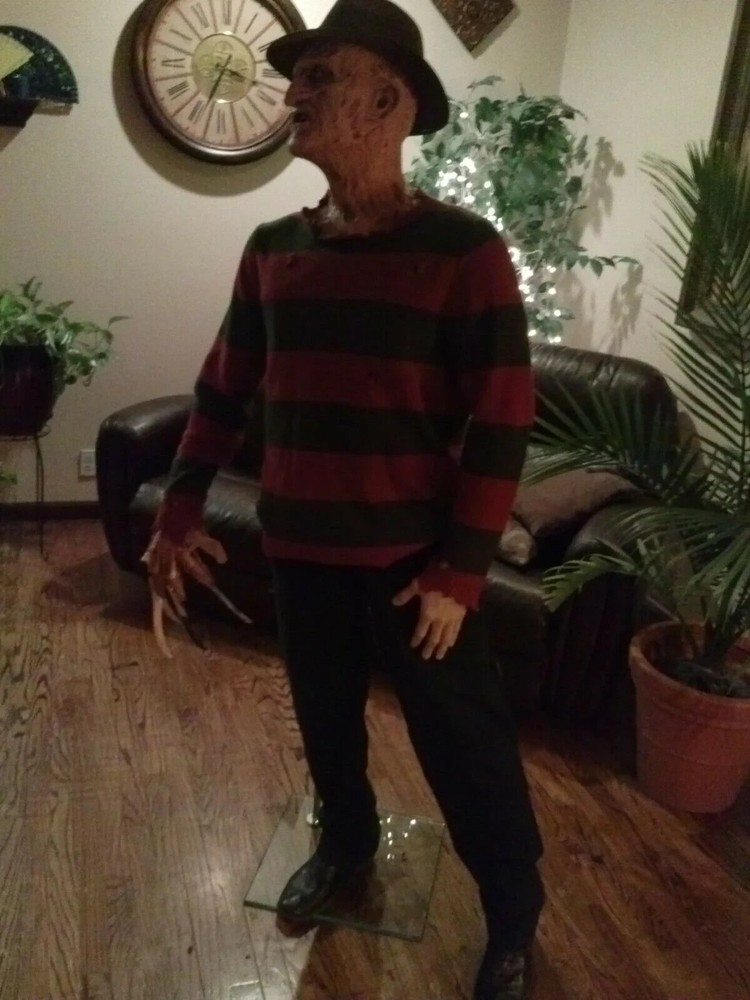 FREDDY KRUEGER bust life sized prop statue
