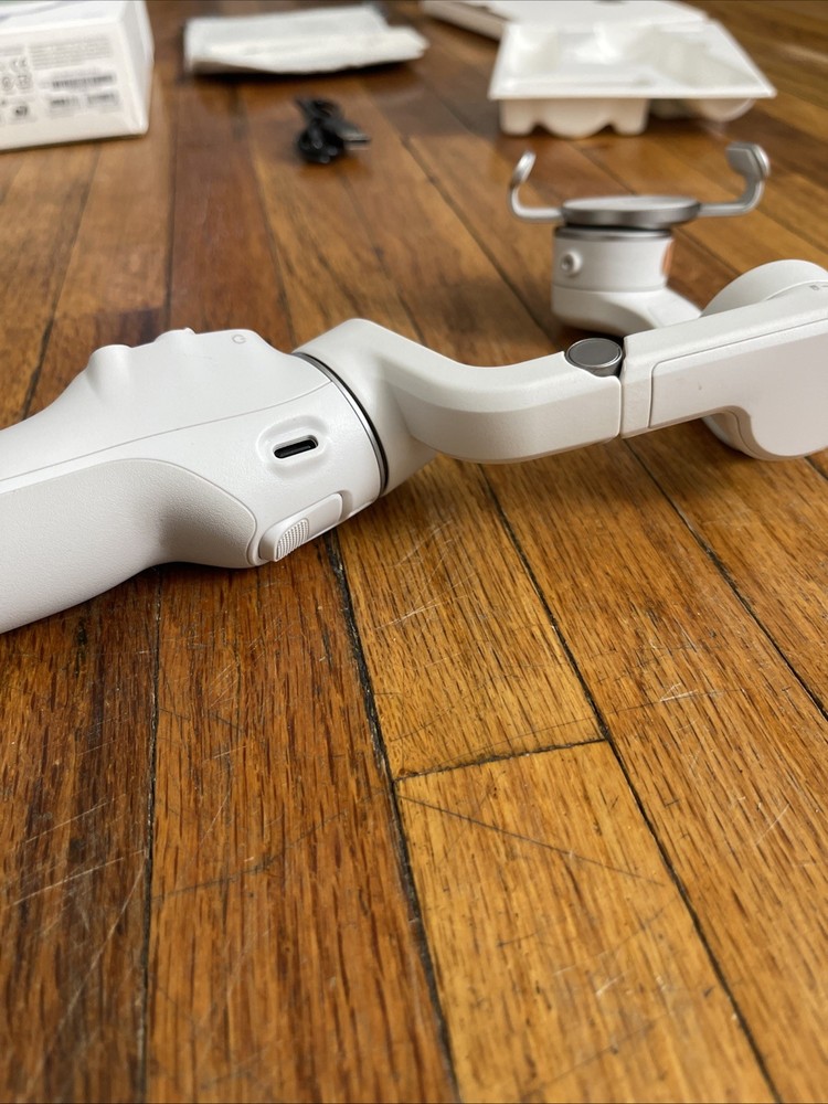 DJI Osmo Mobile 6 Gimbal Stabilizer smartphone base tripod cable Platinum Gray