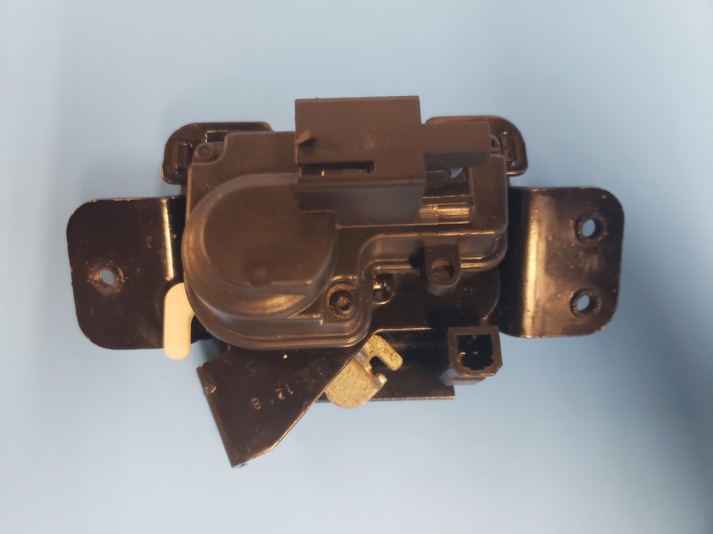 Jeep Compass 2007-2017 Dodge Caliber 2007-2017 OEM Lift Gate Latch Release Loc