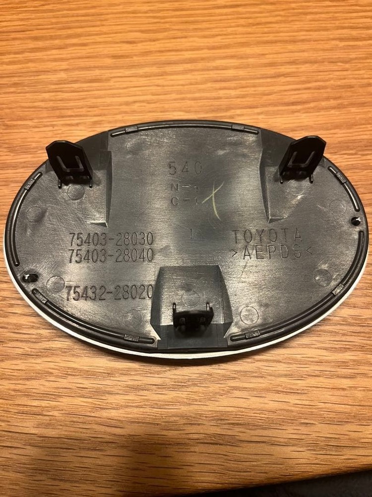 toyota emblem