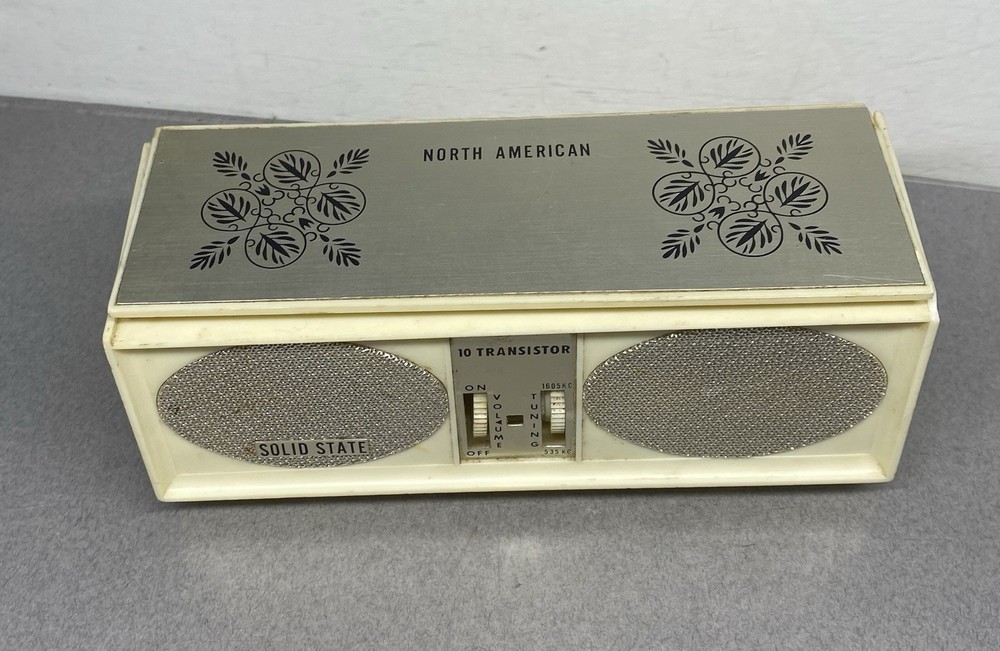 Vintage North American Transistor Solid State Radio