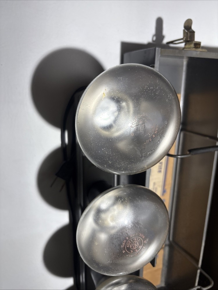 SMITH VICTOR LIGHT BAR STUDIO LIGHT WORKS AMAZING!!!