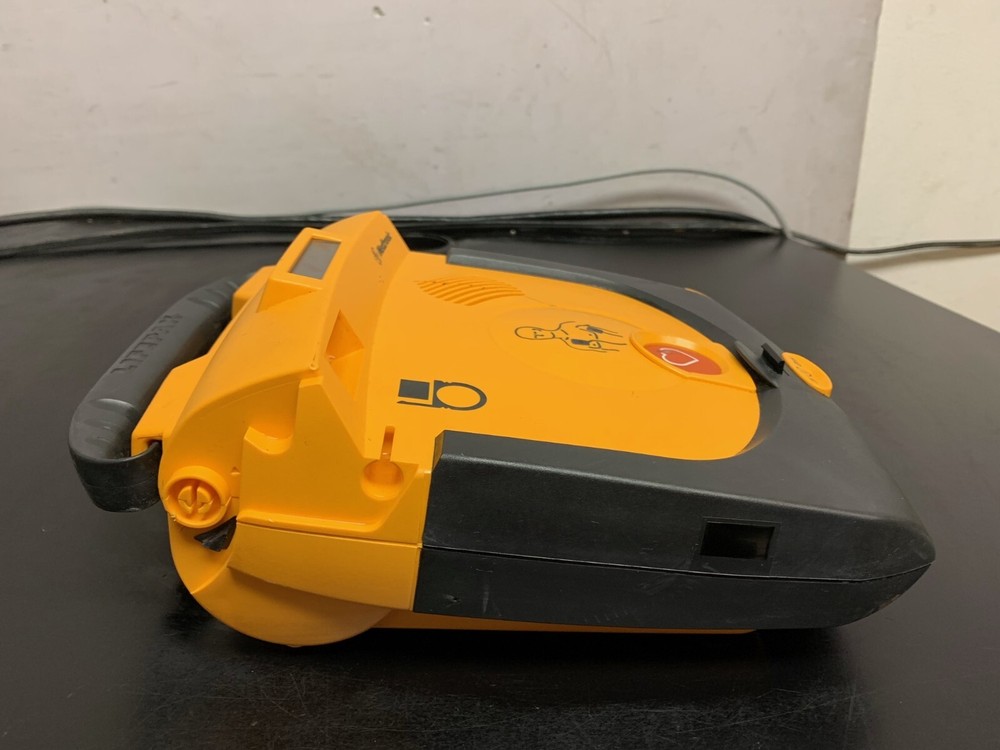LIFEPAK CR PLUS