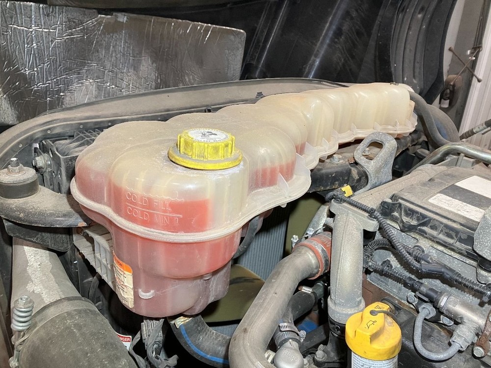 2017-2027 Freightliner CASCADIA Radiator Overflow Bottle - Used