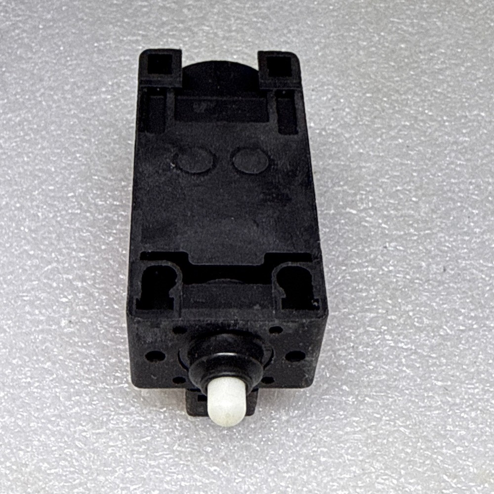 EUCHNER NP1-628AS / NP1628AS NOS