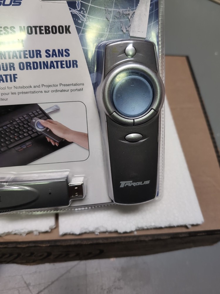 Targus Notebook Wireless Presenter Laser Pointer Clicker PAUM30C