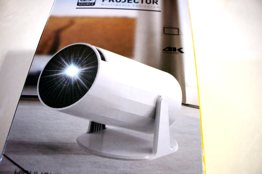 4K ULTRA HD HIGHLIGHT COATING MULTIMEDIA PROJECTOR LED SOURCE