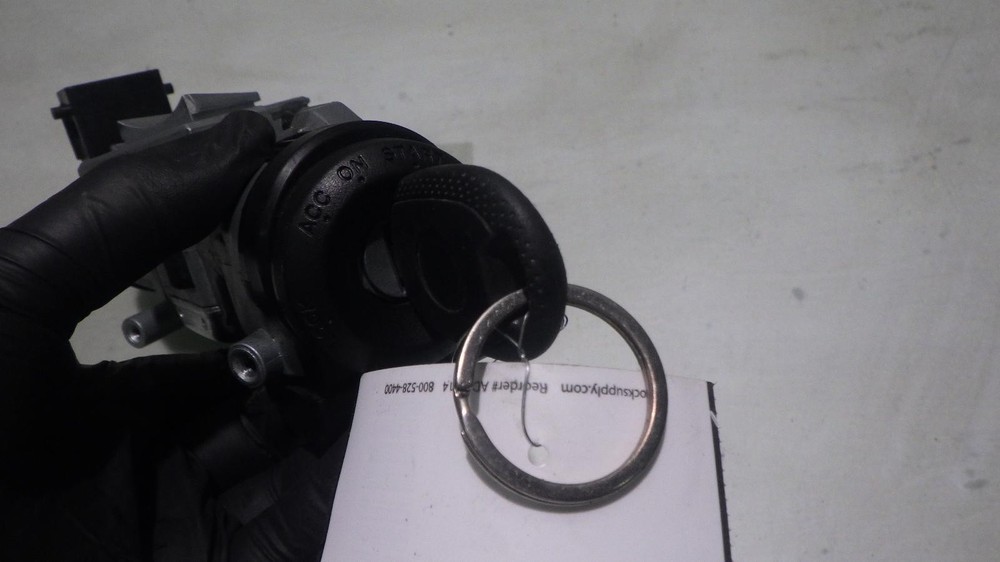 10 MAZDA 3 Ignition W/Key