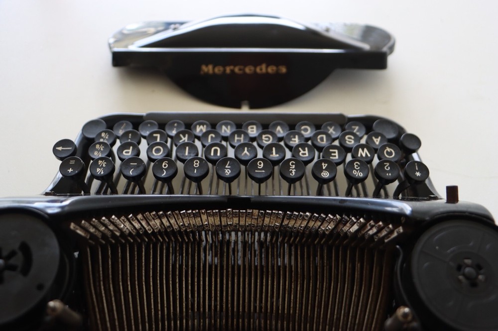 Antique MERCEDES Typewriter - Excellent Working Condition **** German Made ****