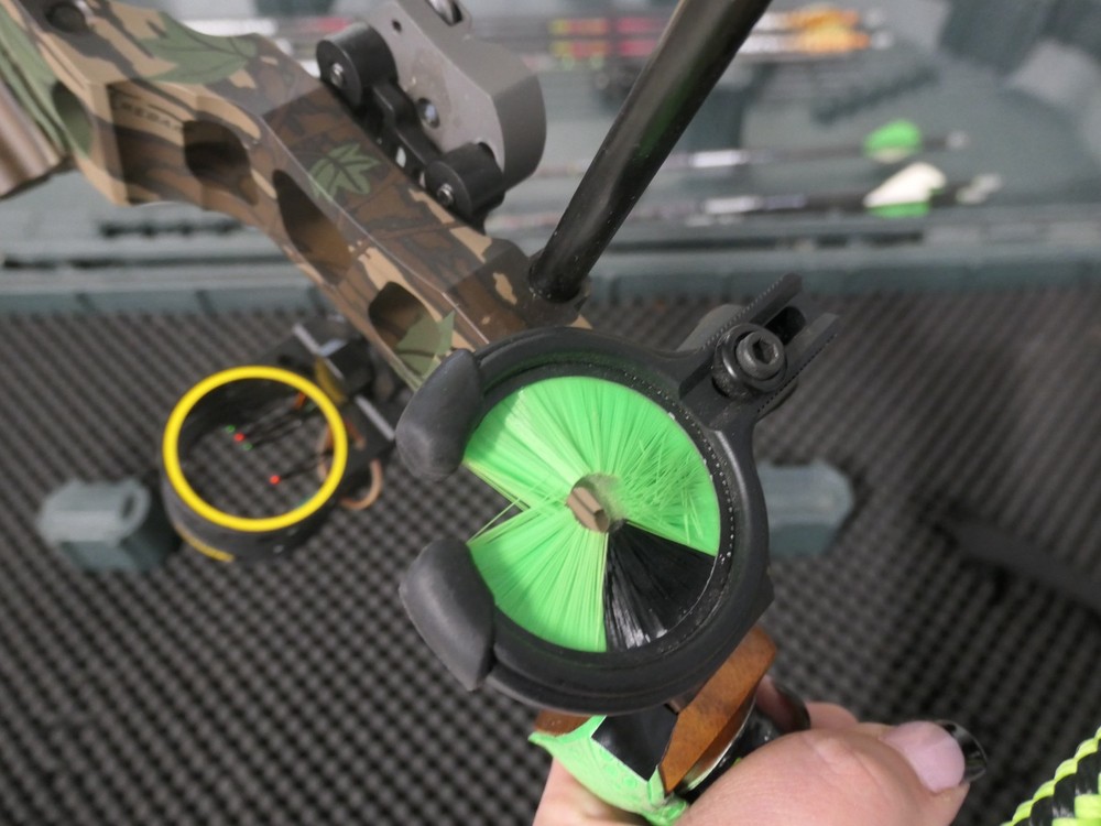 Mathews Solo Cam Machine Riser Bow RH 70LB