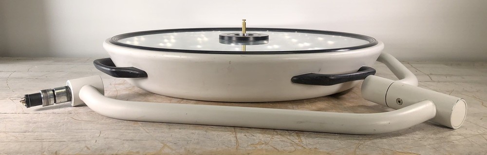 STRYKER VISUM LED 2 SURGICAL LIGHT READ DESC - (UNTESTED)