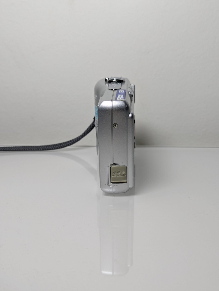 Olympus FE-210 7.1MP Digital Camera (Tested Working)