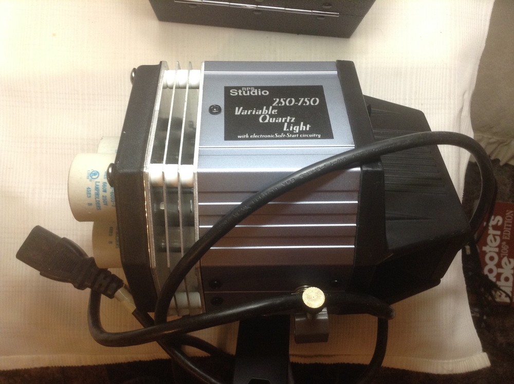 RPS Studio 250-750 Variable Quartz Light