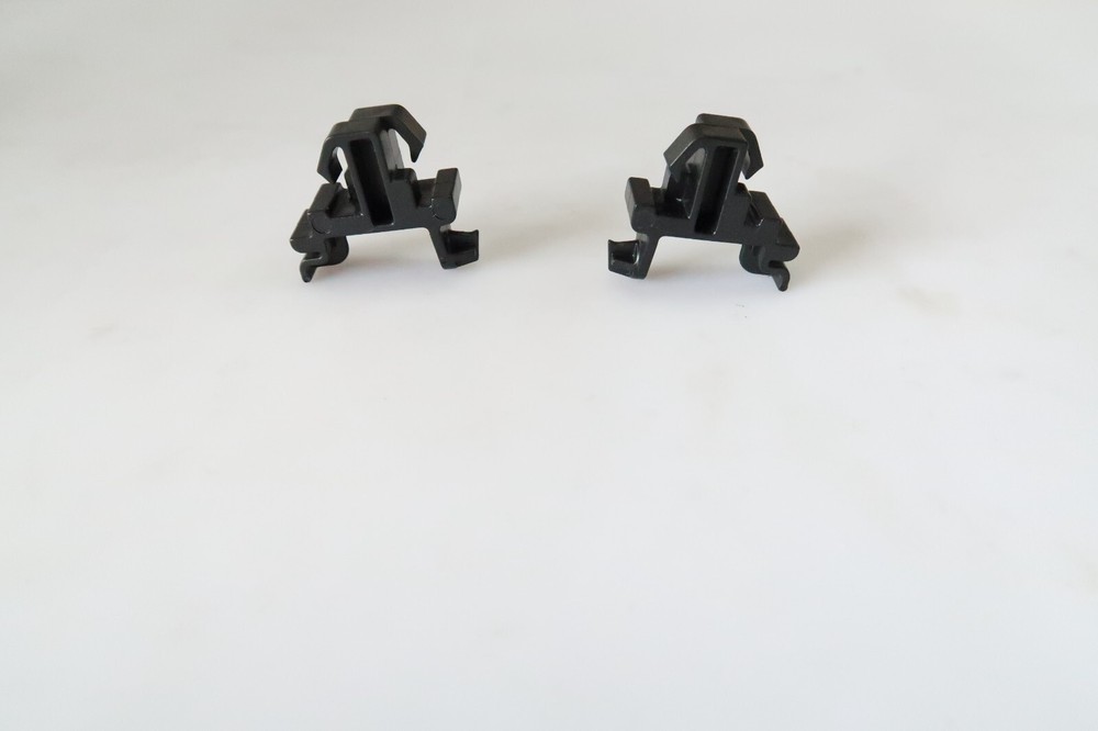 2pc Lower Headlight Panel Retainer Clips for 1998-2000 Tacoma Prerunner & 4WD