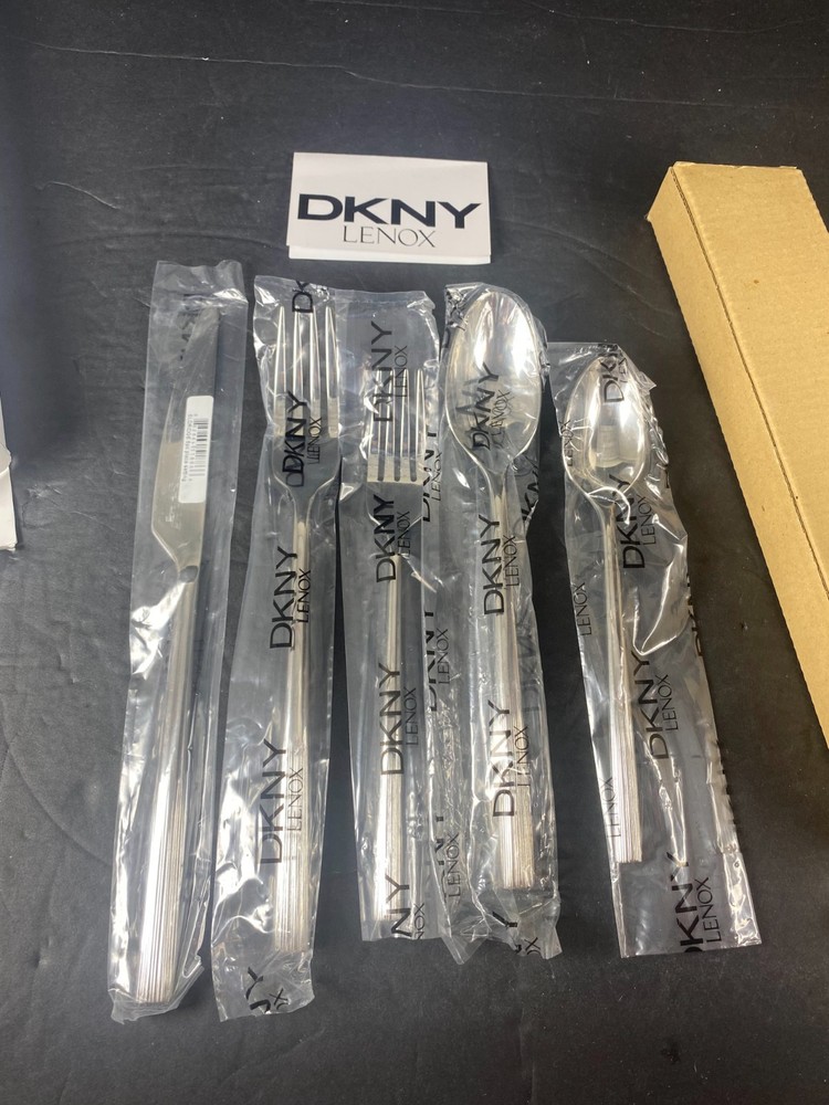 DKNY Eldridge 5-Piece Cutlery Set – Stainless Steel Flatware Silverware