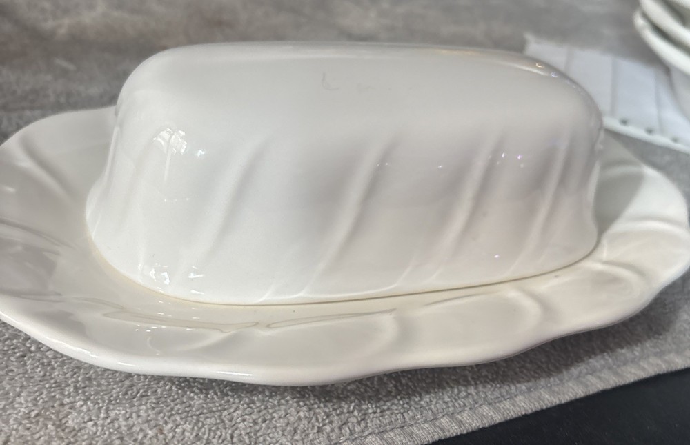 Phalange’s Stratus White Covered Butter Dish