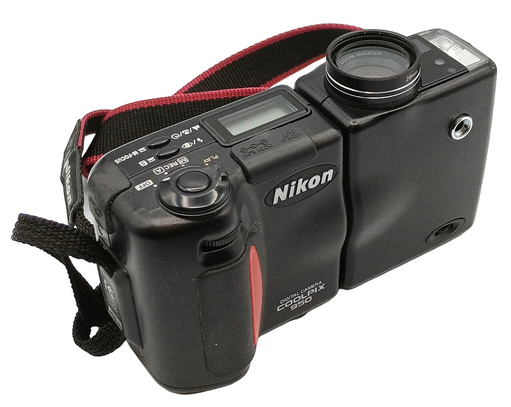 Used Nikon Coolpix 950