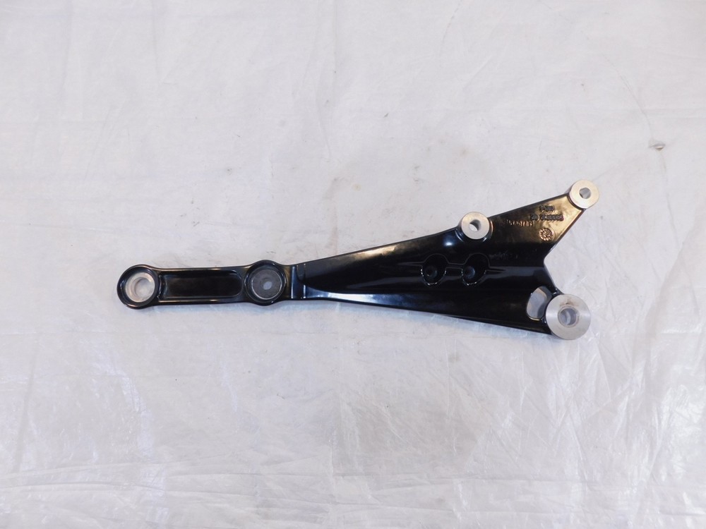 2017 2018 Indian Scout Sixty & Bobber Exhaust Header Pipe Muffler Mount Bracket