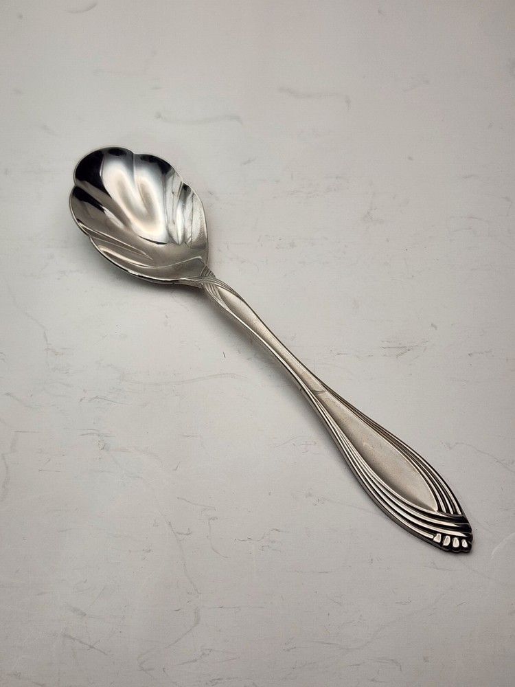 Oneida Silver Satin Heiress Sugar Shell