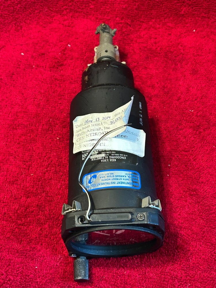 BENDIX/KING KEA 130A ENCODING ALTIMETER P/N 066-0304-05 WITH CONNECTOR