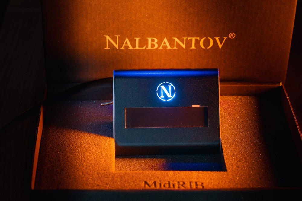 Nalbantov MidiRIB MIDI Ribbon Controller for Oberheim with a MIDI interface