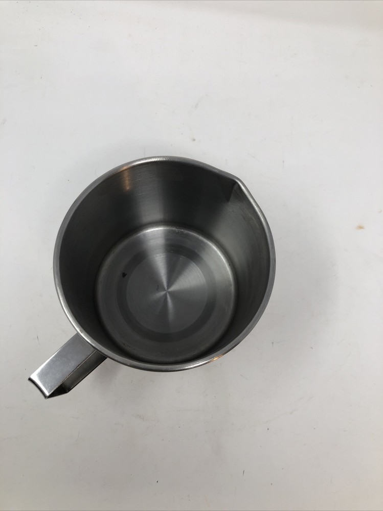 Stainless Steel 20 oz. Milk Frothing Pitcher with Handle, EUC