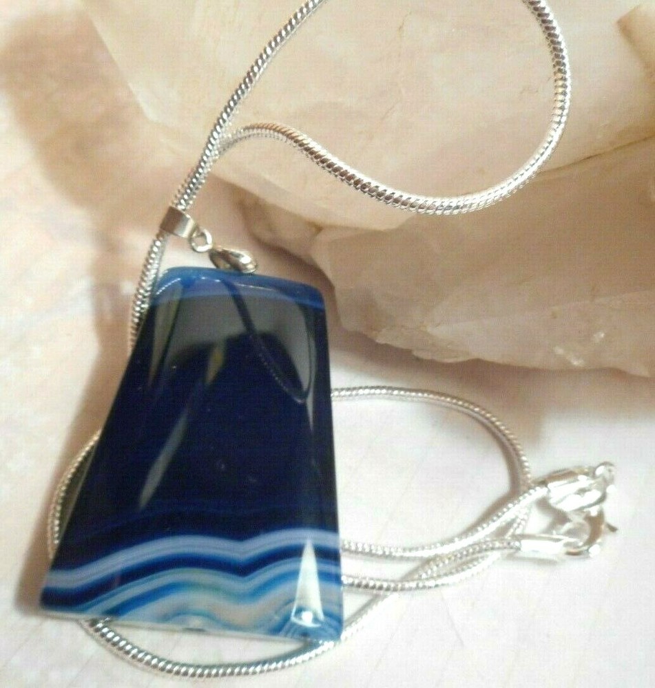 Silver chain with a blue Agate stone