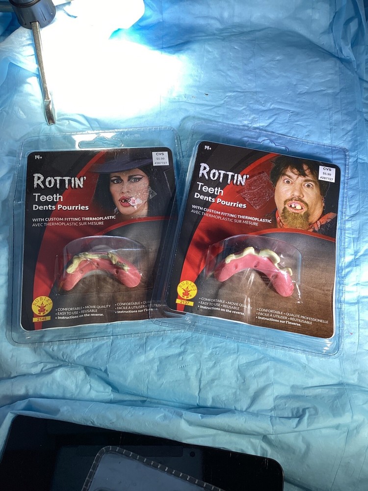 Halloween Fake Rotting Teeth (2 pack)