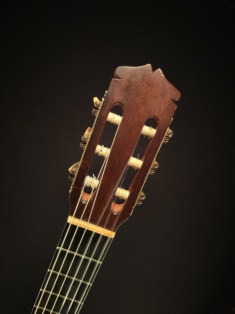1965 Manuel de la Chica Guitar