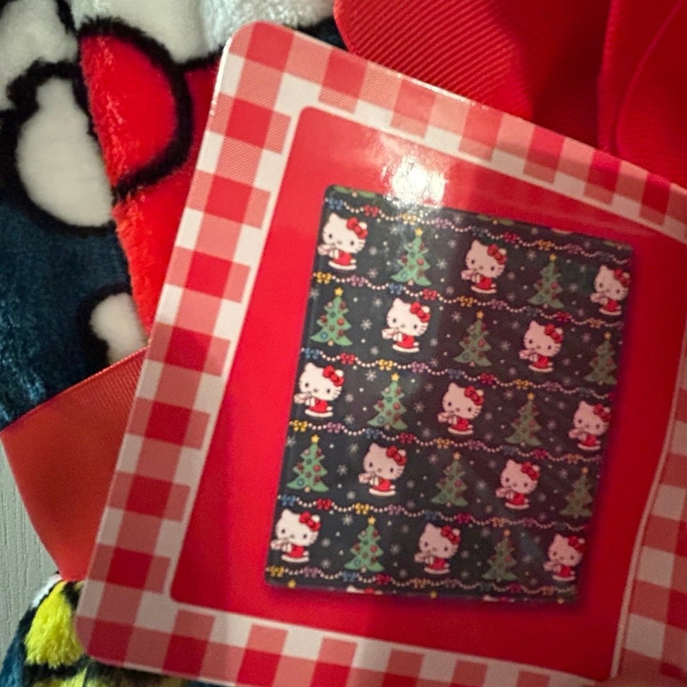 Hello Kitty Christmas throw - green with christmas tree