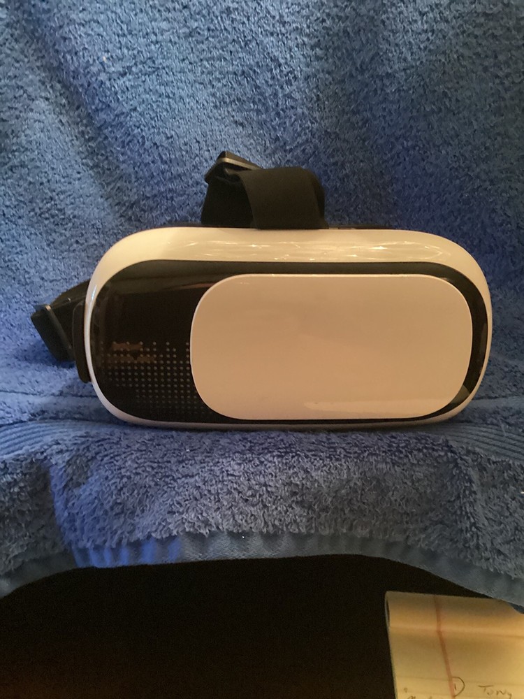 Wireless Gear Plastic Virtual Reality Headset White 3 D Experience