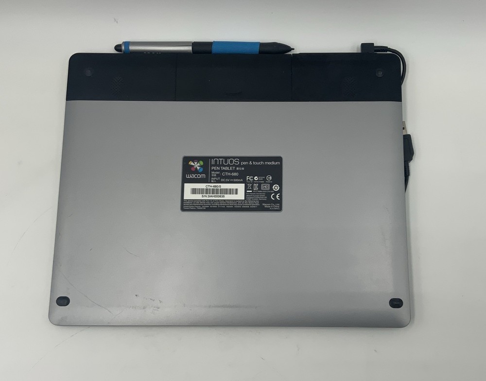 Wacom Drawing Tablet With Pen CTH-680 Intuos Medium Creative Pen/Touch