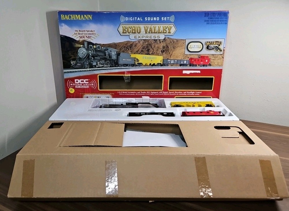 Bachmann Echo Valley Express Electric Train Set with Digital Sound Set HO