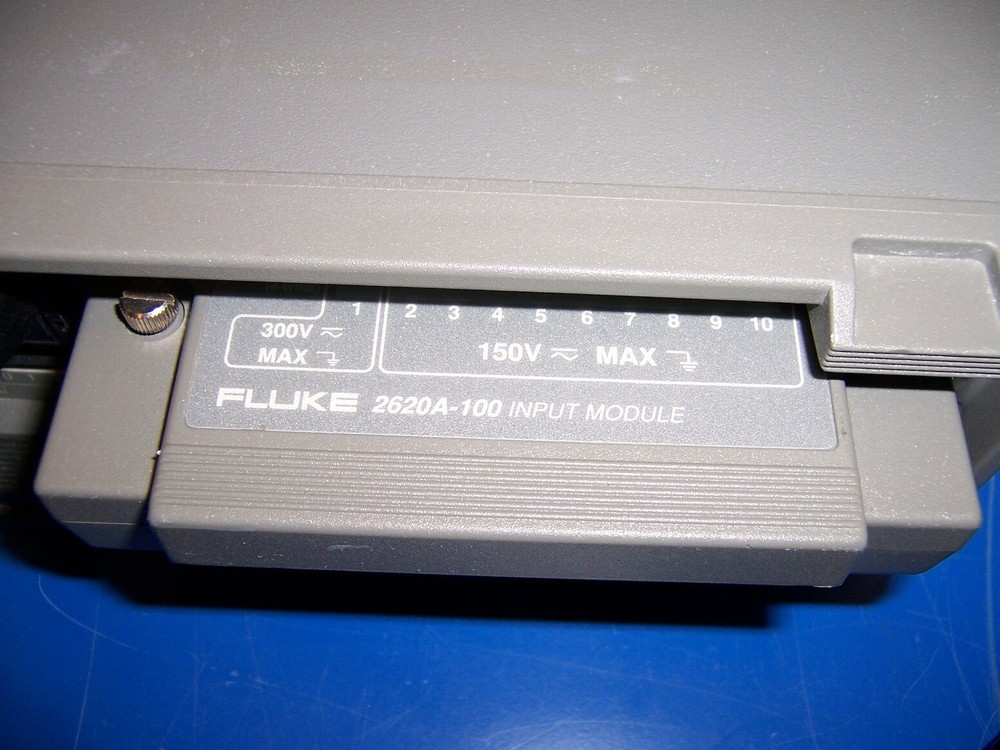 10885 FLUKE 2625 HYDRA DATA LOGGER W/ 2620A-100 INPUT MODULE
