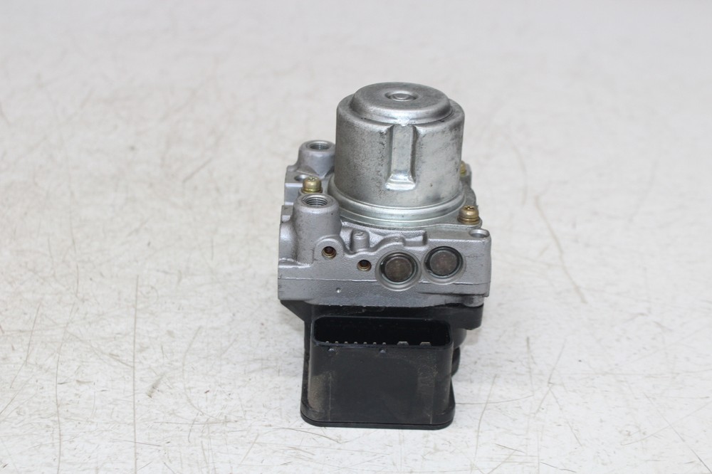 04 HONDA SILVER WING 600 FSC600A ABS PUMP UNIT MODULE