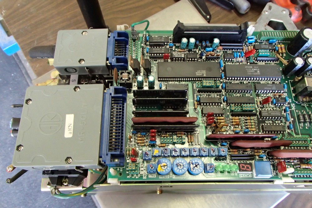 Yaskawa SERVOPAK SERVO CONTROLLER CACR-SR-05BB1BF Used T/O
