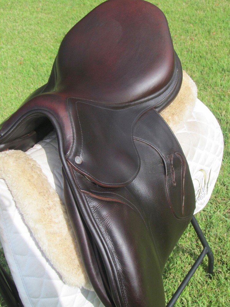 17.5" ANTARES EVOLUTION BUFFALO close contact jumping saddle ( MEDIUM TREE)-2021
