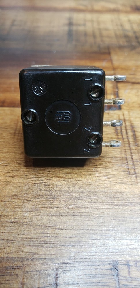0132.0122 Marquardt industrial DPST toggle Switch, Panel, off-on,