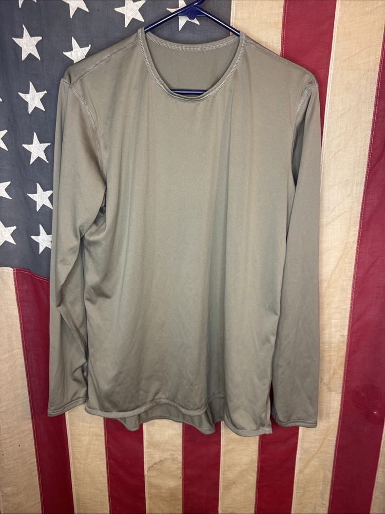 Medium Regular Coyote Silk Weight Undershirt Top ECWCS Army D166