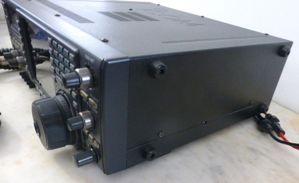 Nice, Working Icom IC-756 Transceiver with Computer Mod, Microphone and Papers