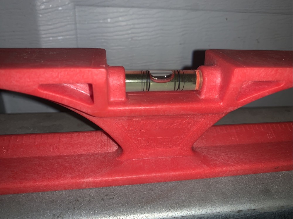 24" Level Plastic. Ruler. Notches at Ends