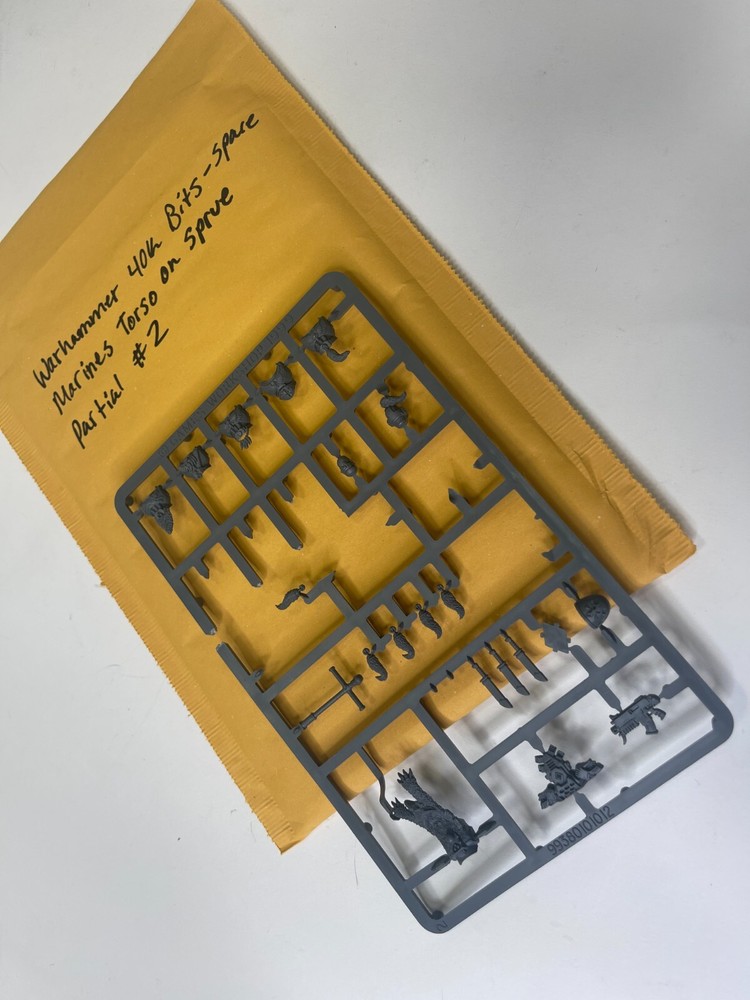 Warhammer 40K Bits - Space Marines Torso on Sprue - Partial No. 2