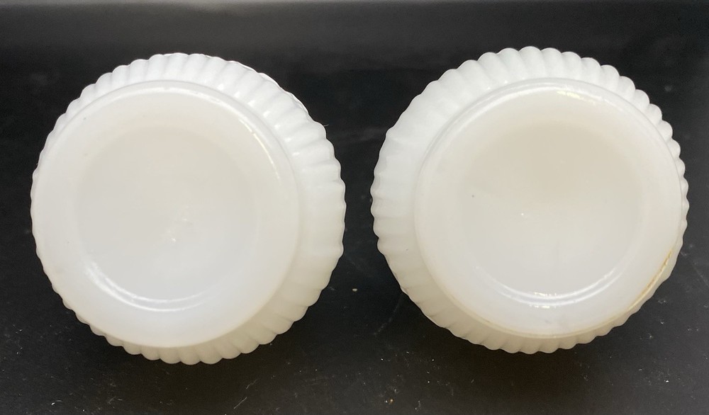 Salt and Pepper~ Macbeth Evans Monax Petalware~