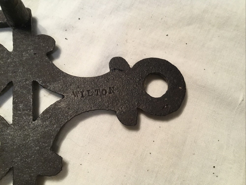 Vintage Cast Iron Trivet 8” Wilton