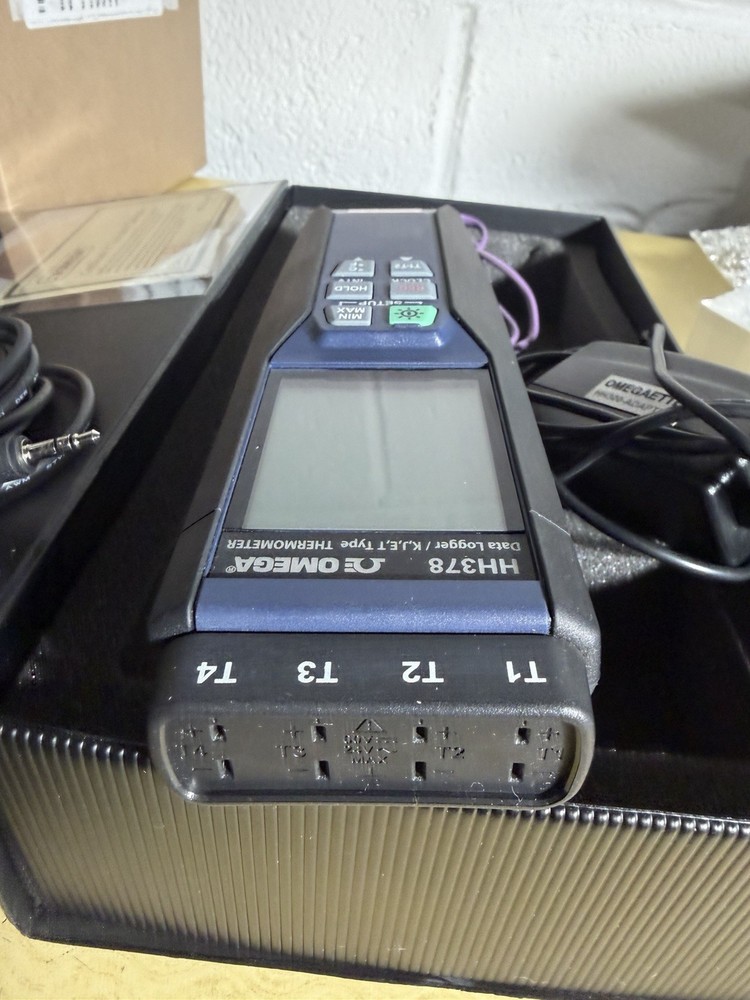 Omega HH378 Data Logger K J E T Thermometer