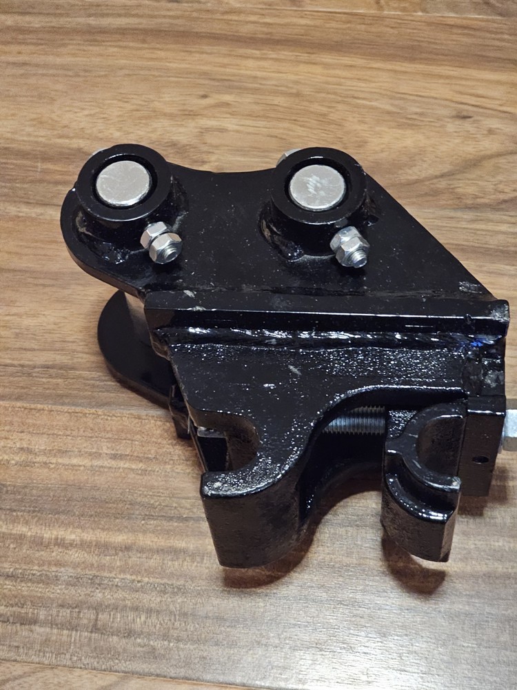Mini Excavator Quick Coupler - Mechanical Hitch Attachment for 0.8-3 Tons Digger