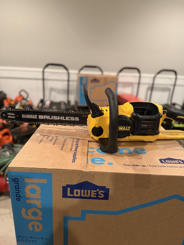 DeWALT FLEXVOLT DCCS670B 60V MAX Cordless Chainsaw (Tool Only)