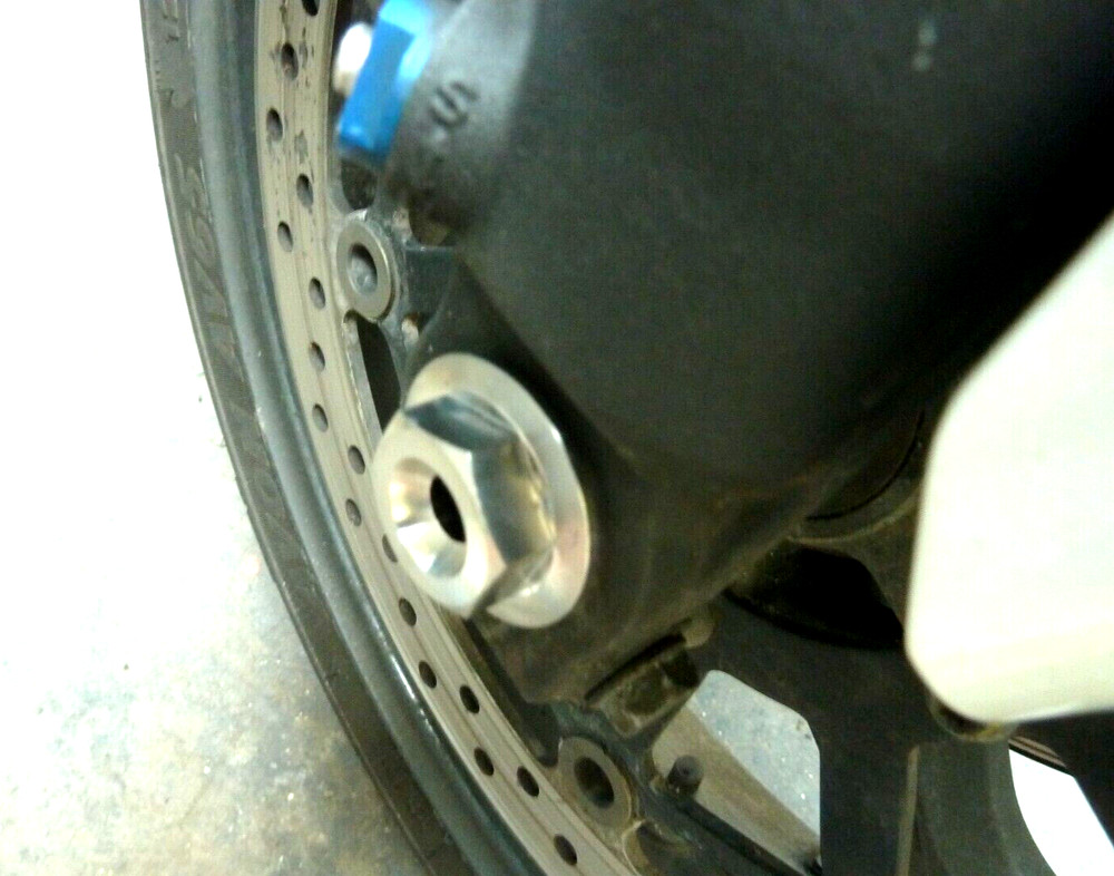 Suzuki 1200 bandit 2006 Titanium front axle spindle bolt LOW WEIGHT NO RUST