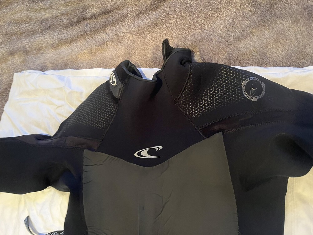 O'neill Wet Suit style 5150 size LS