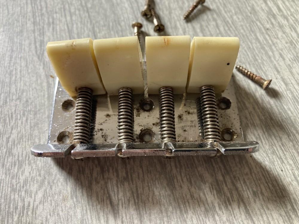Dixon Vintage Bass Bridge